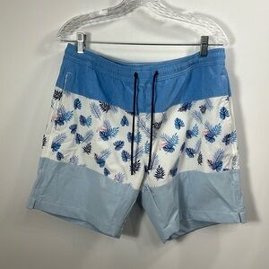Mizzen + Main hydrashift swim shorts blue and white flamingo size medium